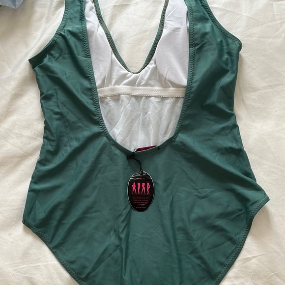 Green one piece swimsuit - Picture 1 of 5